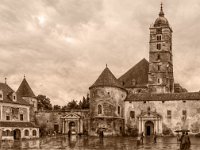 Katedrala, Kaptol, prije potresa 1888. godine. Zgrada lijevo je kaptolska gradska vijećnicža (izgrađene 1675. godine, a srušene 1876. godine)